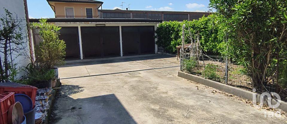 Casale 10 locali di 322 m² in Spino d'Adda (26016)