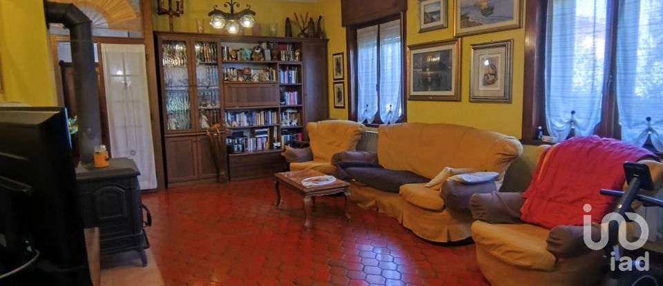 Casale 10 locali di 322 m² in Spino d'Adda (26016)