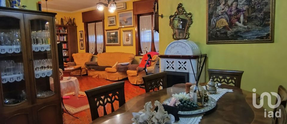 Casale 10 locali di 322 m² in Spino d'Adda (26016)