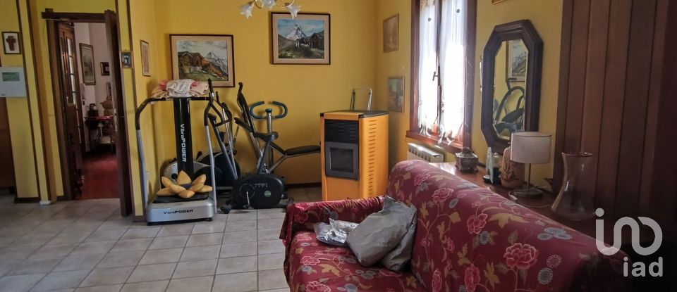 Casale 10 locali di 322 m² in Spino d'Adda (26016)