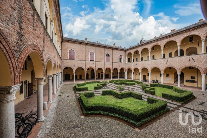 Appartamento 5 locali di 105 m² a Ferrara (44121)