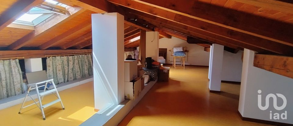 Casale 7 locali di 310 m² in Parabiago (20015)