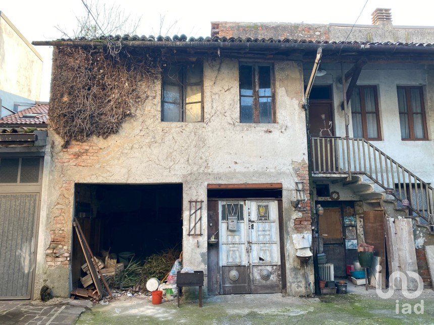 Casa indipendente 6 locali di 193 m² in Mariano Comense (22066)