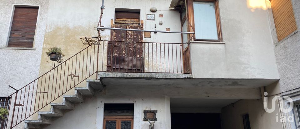 Casa indipendente 6 locali di 193 m² in Mariano Comense (22066)