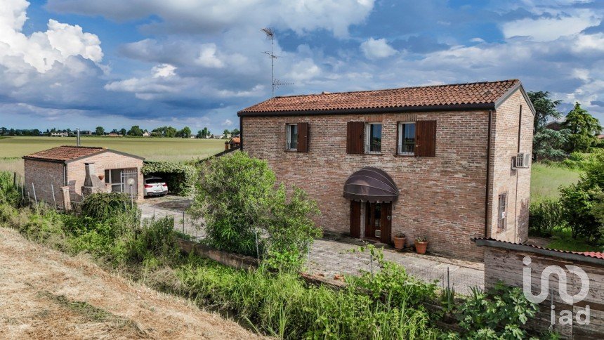 Casa indipendente / Villa 6 locali di 158 m² in Ferrara (44123)