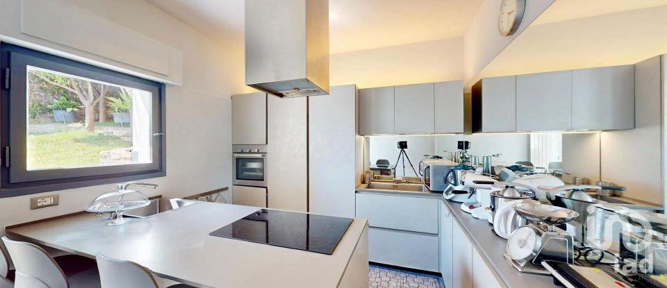 Farm 13 rooms of 350 m² in Arenzano (16011)