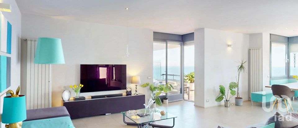 Farm 13 rooms of 350 m² in Arenzano (16011)