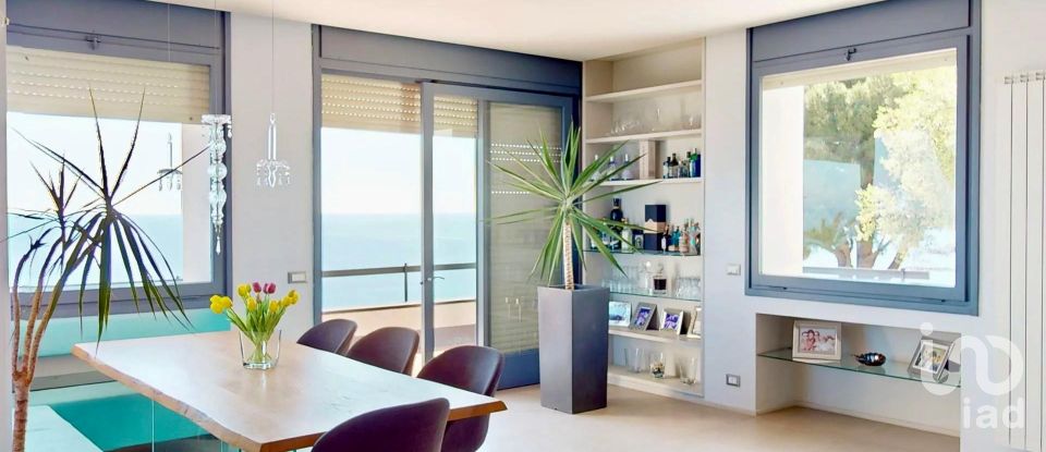 Farm 13 rooms of 350 m² in Arenzano (16011)