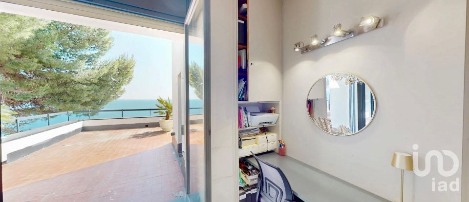 Farm 13 rooms of 350 m² in Arenzano (16011)