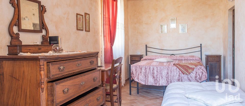 Casa indipendente 7 locali di 132 m² in Semproniano (58055)