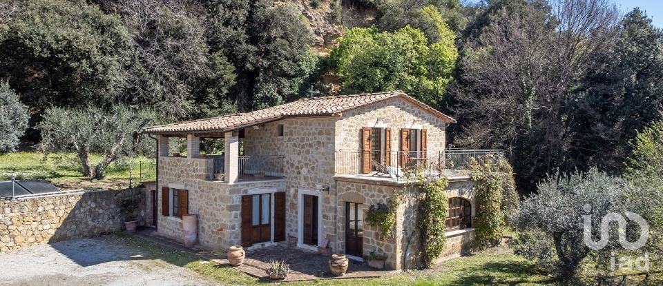 Casa indipendente 7 locali di 132 m² in Semproniano (58055)