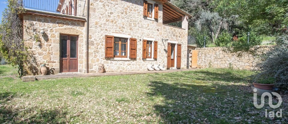 Casa indipendente 7 locali di 132 m² in Semproniano (58055)