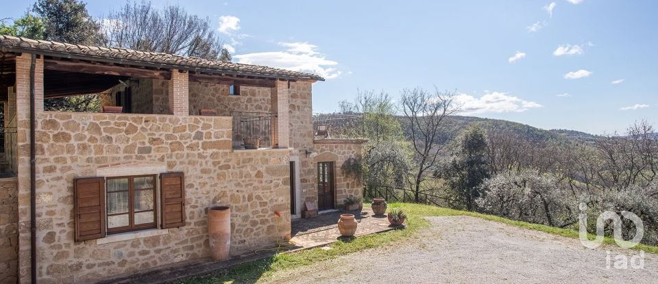 Casa indipendente 7 locali di 132 m² in Semproniano (58055)