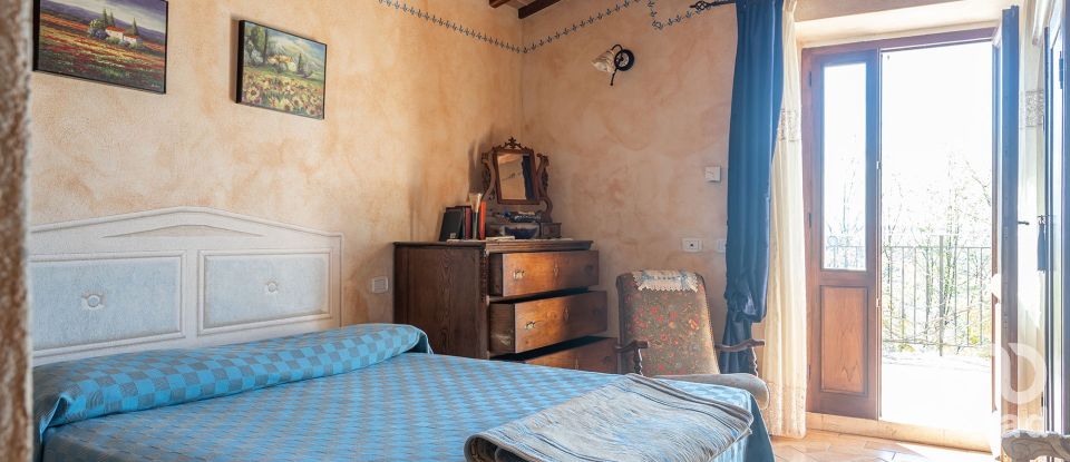 Casa indipendente 7 locali di 132 m² in Semproniano (58055)