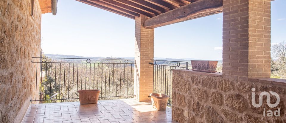 Casa indipendente 7 locali di 132 m² in Semproniano (58055)