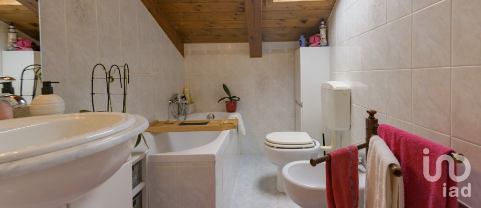 Casa indipendente 6 locali di 126 m² in Ceres (10070)