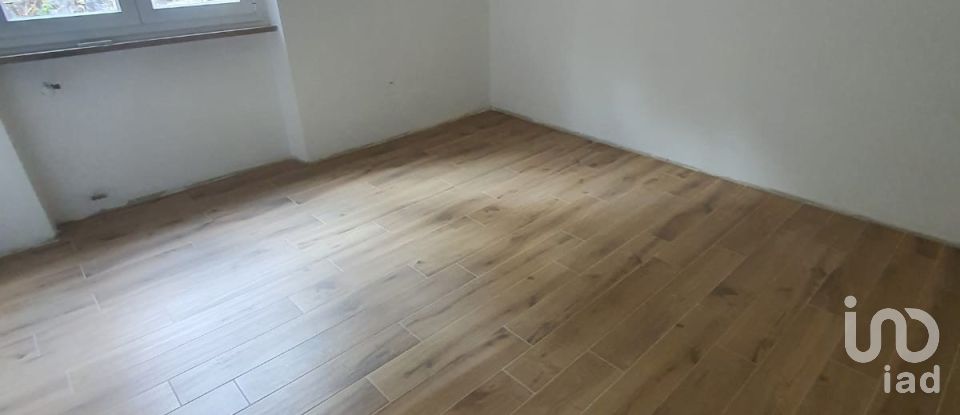 Appartamento 5 locali di 75 m² a Genova (16148)