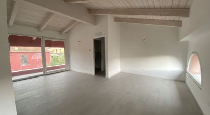 Three-room apartment of 125 m² in Salò (25087)