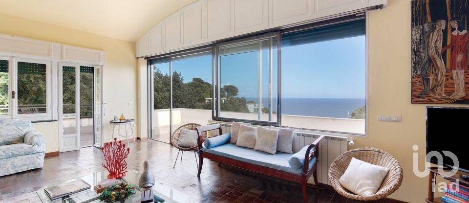 Casale 15 locali di 347 m² in Arenzano (16011)