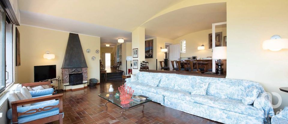 Casale 15 locali di 347 m² in Arenzano (16011)