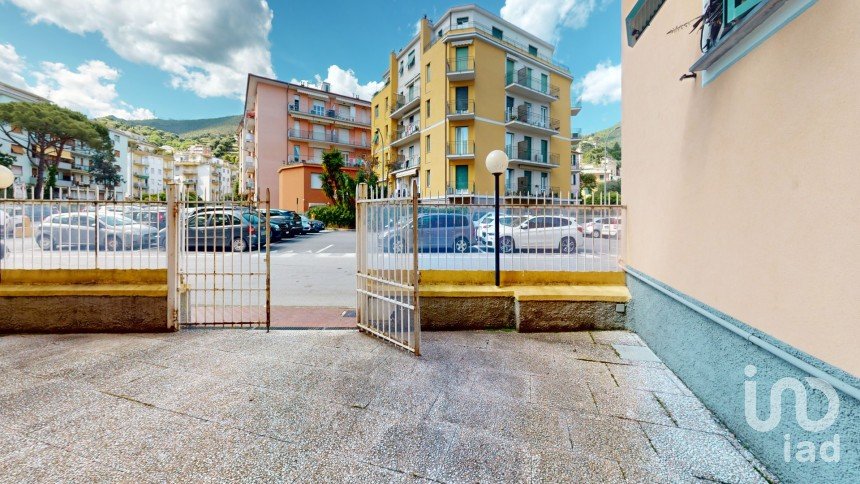 Negozio / locale commerciale di 127 m² in Arenzano (16011)
