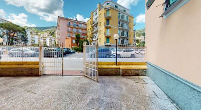 Negozio / locale commerciale di 127 m² in Arenzano (16011)