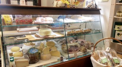 Negozio / locale commerciale di 38 m² in Cagli (61043)