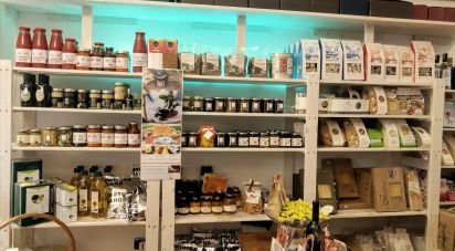 Negozio / locale commerciale di 38 m² in Cagli (61043)