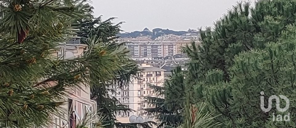 Appartamento 5 locali di 107 m² a Roma (00139)