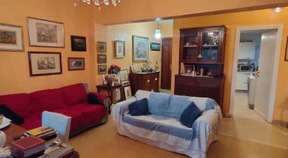 Appartamento 5 locali di 107 m² a Roma (00139)