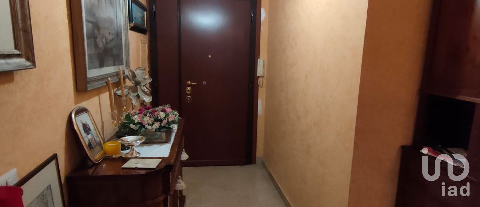 Appartamento 5 locali di 107 m² a Roma (00139)