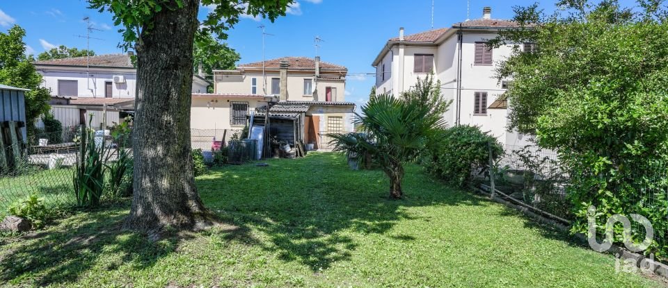 House 6 rooms of 86 m² in Argenta (44011)