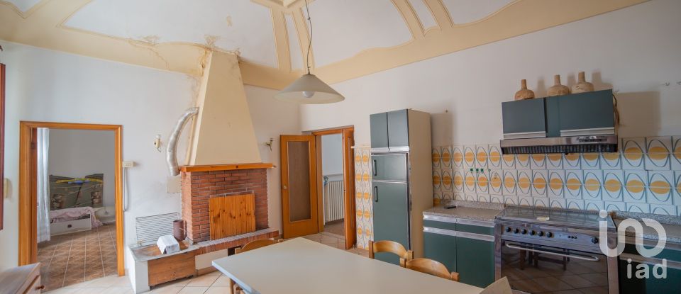 Appartamento 7 locali di 270 m² a Mondolfo (61037)