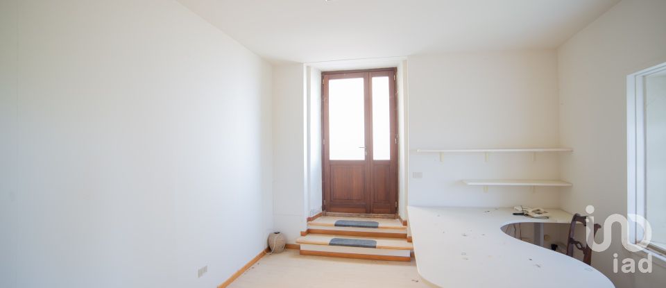 Appartamento 7 locali di 270 m² a Mondolfo (61037)