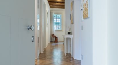 House 8 rooms of 496 m² in Vicenza (36100)