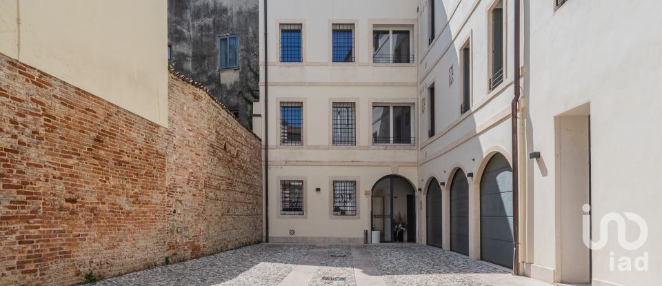 Casa indipendente / Villa 8 locali di 496 m² in Vicenza (36100)