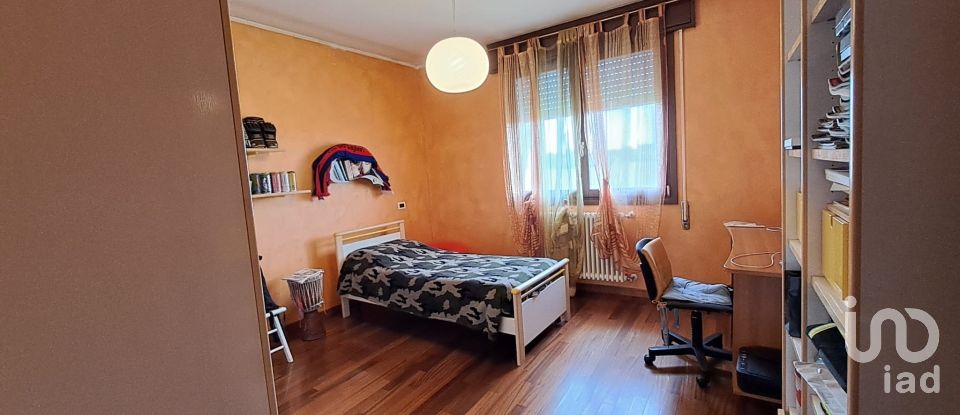 House boat 6 rooms of 170 m² in Ceregnano (45010)