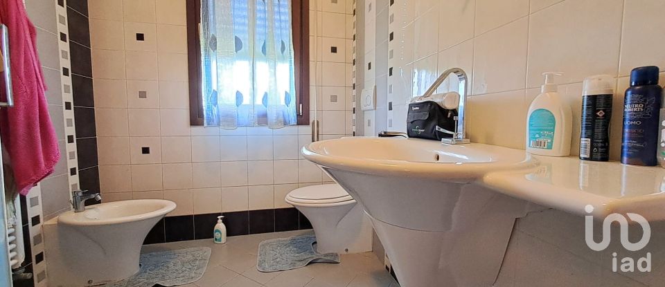 House boat 6 rooms of 170 m² in Ceregnano (45010)