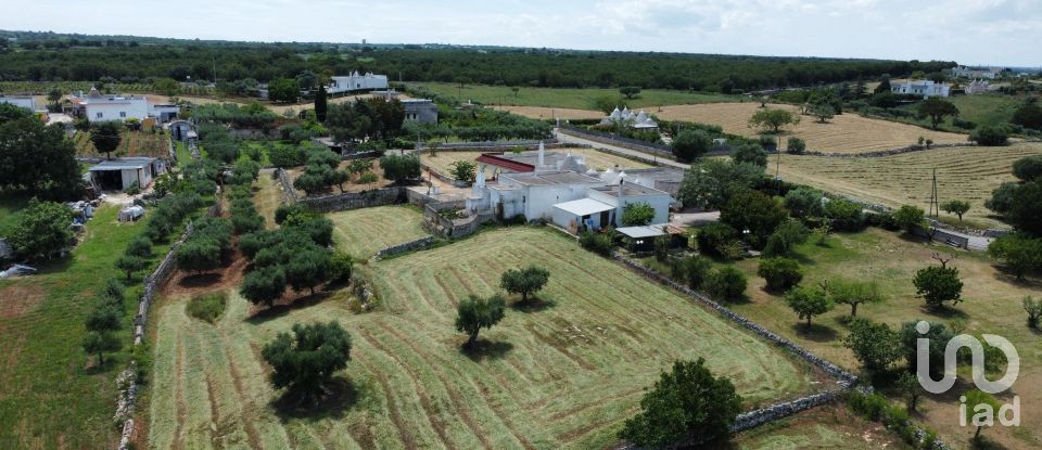 Casale 13 locali di 200 m² in Martina Franca (74015)