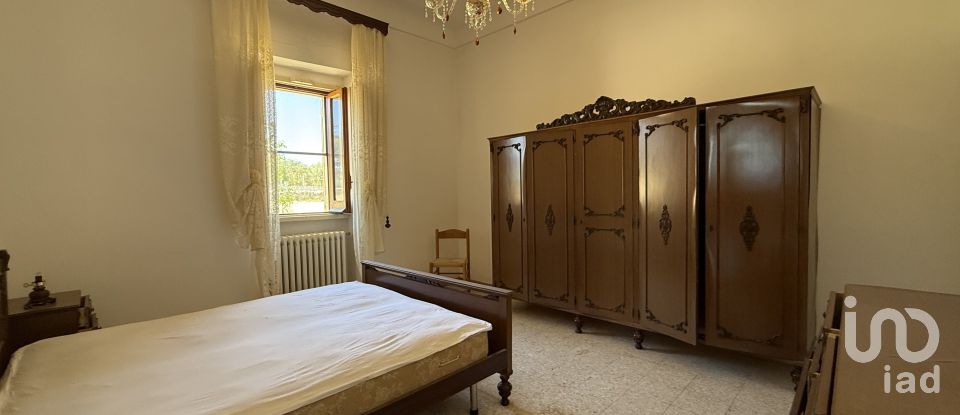 Casale 13 locali di 200 m² in Martina Franca (74015)