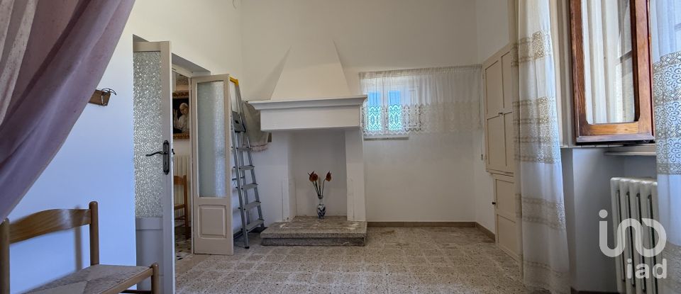 Casale 13 locali di 200 m² in Martina Franca (74015)
