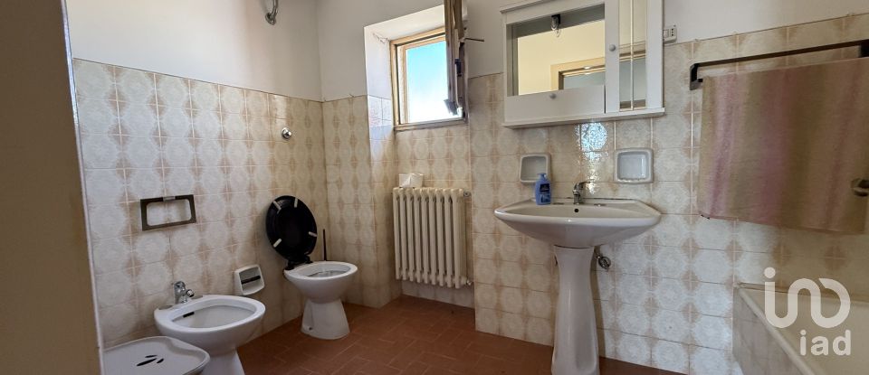 Casale 13 locali di 200 m² in Martina Franca (74015)