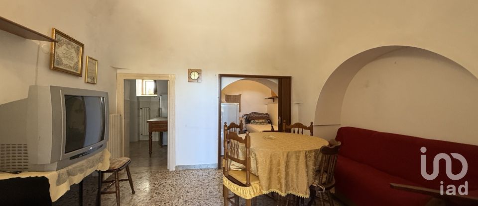 Casale 13 locali di 200 m² in Martina Franca (74015)