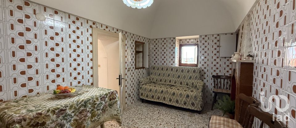 Casale 13 locali di 200 m² in Martina Franca (74015)