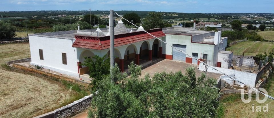 Casale 13 locali di 200 m² in Martina Franca (74015)