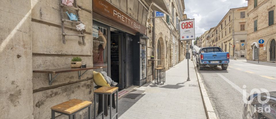 Negozio / locale commerciale di 45 m² in Loreto (60025)