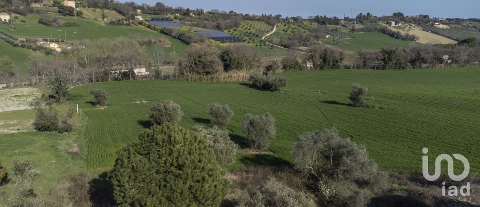 Rustico 4 locali di 189 m² in Montecosaro (62010)