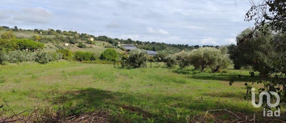 Rustico 4 locali di 189 m² in Montecosaro (62010)