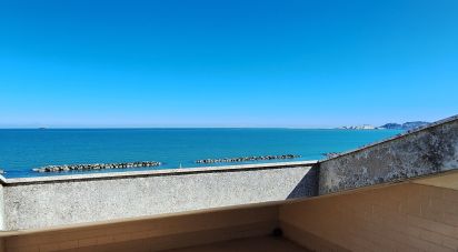 House 6 rooms of 210 m² in Ancona (60121)