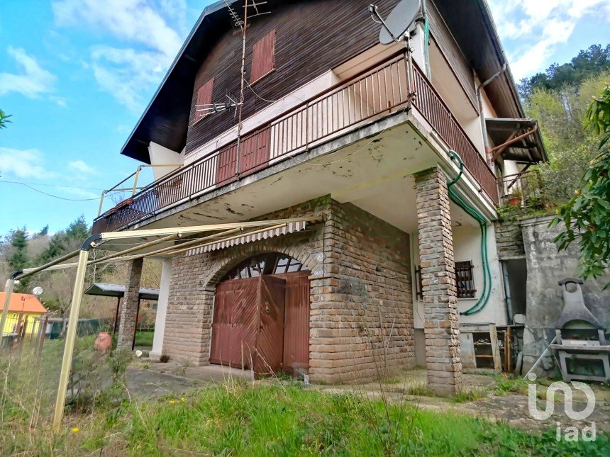Casa indipendente / Villa 12 locali di 213 m² in Borzonasca (16041)
